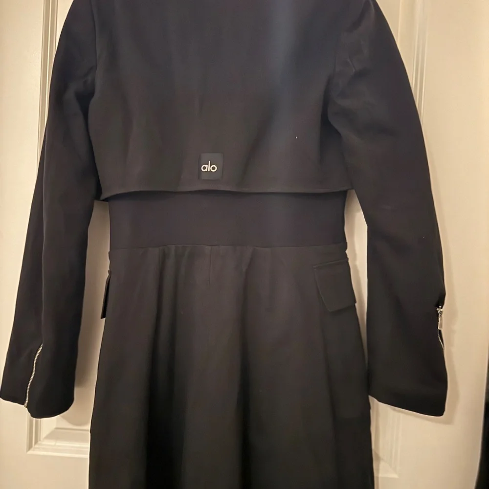 Alo Formation Trench Coat - Black - Picture 5 of 7